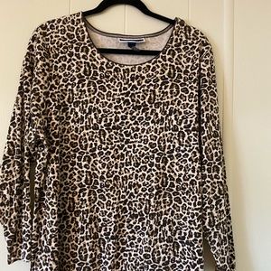 Karen Scott Long sleeved leopard print top.